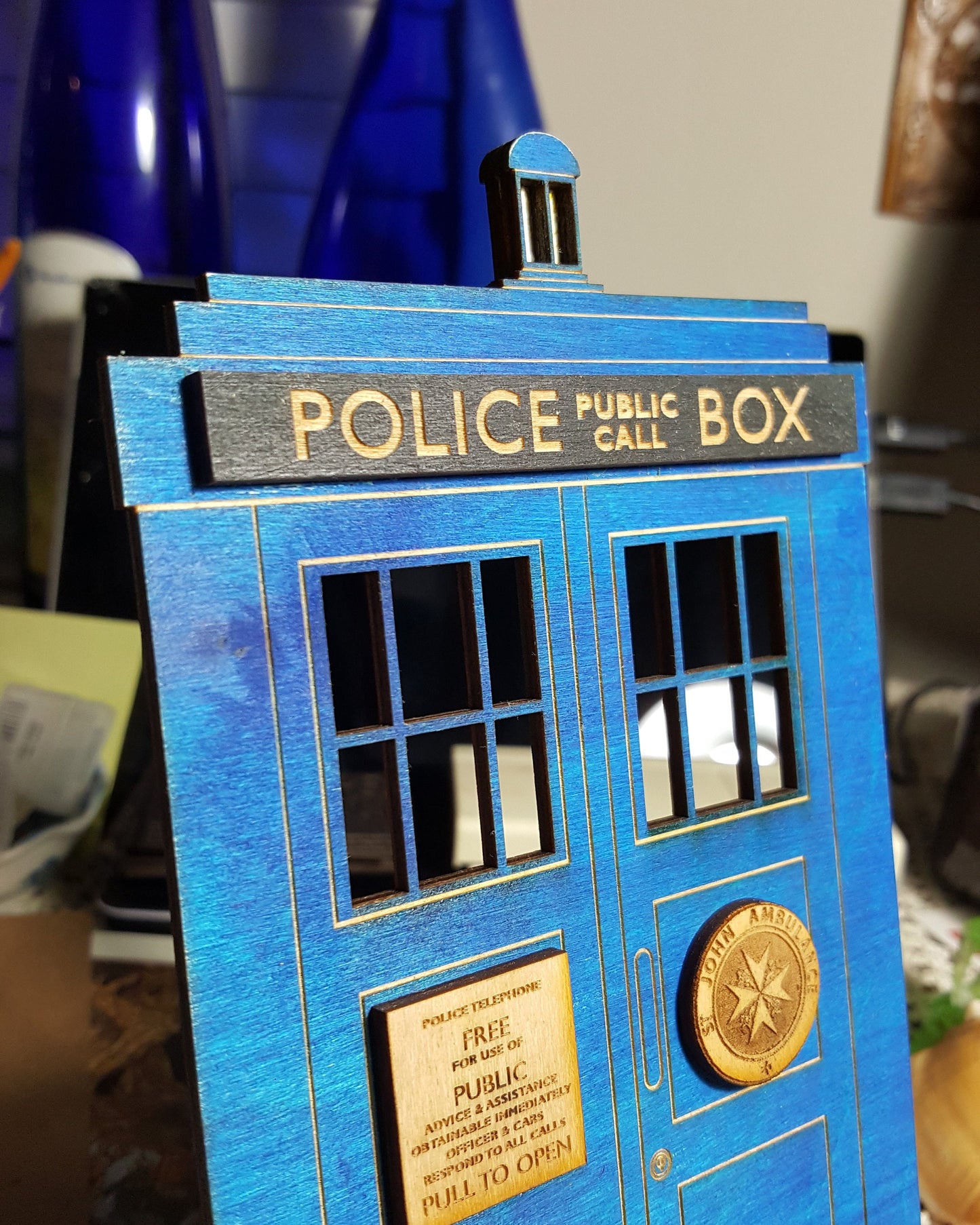 Doctor Who TARDIS Cell Phone Stand